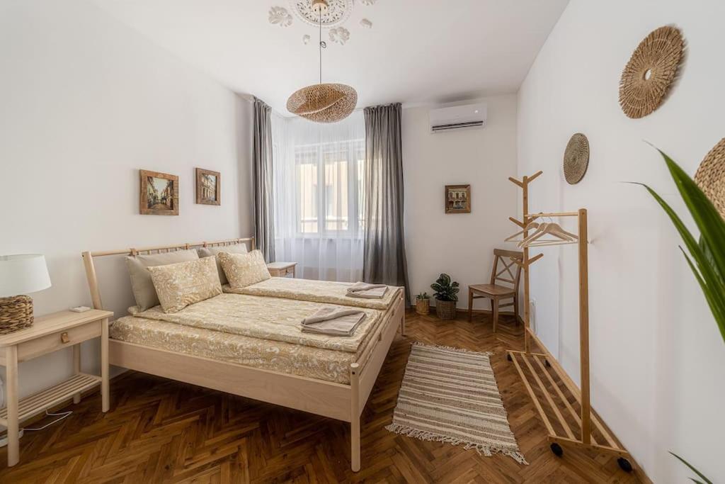 Bohohome 2 Next To The Main Street Sofia Exterior photo