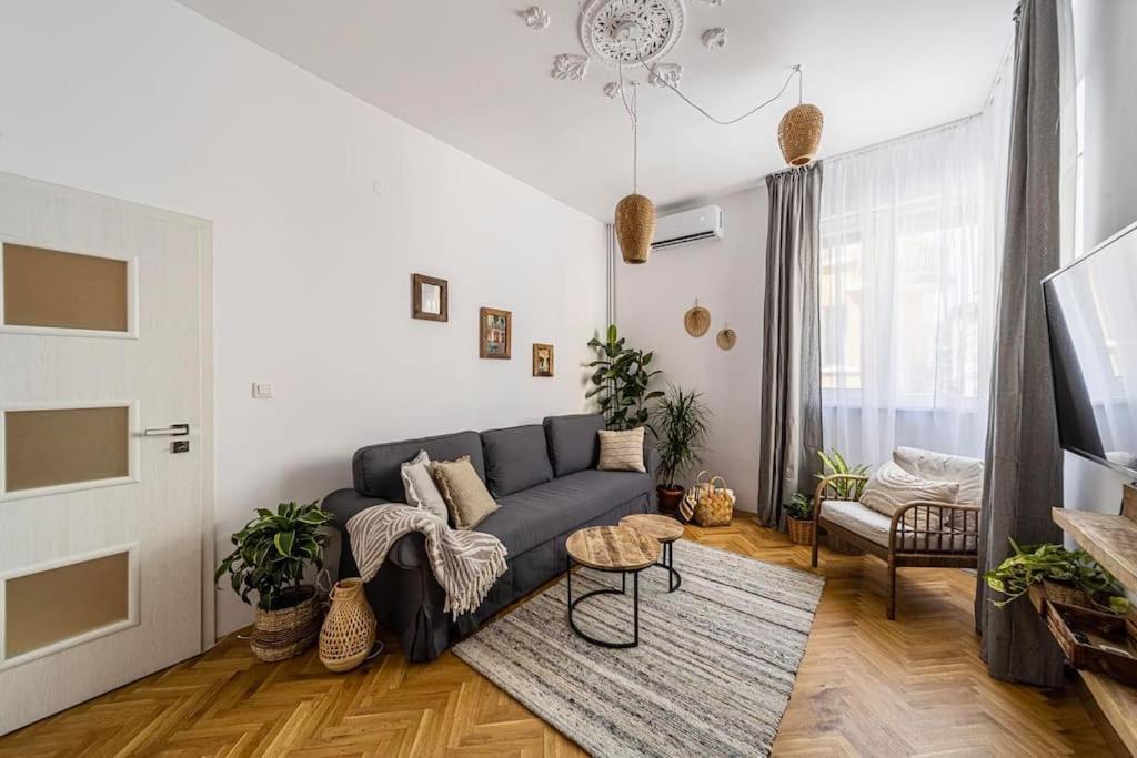 Bohohome 2 Next To The Main Street Sofia Exterior photo